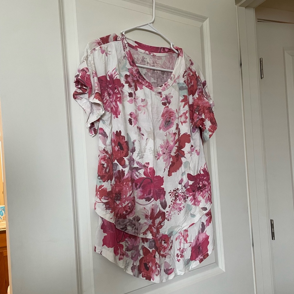 Latched mama bf flutter sleeve tshirt